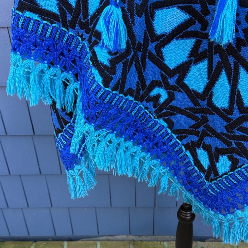 Vintage Blue and Black Geometric Poncho thick warm - Picture 3 of 9